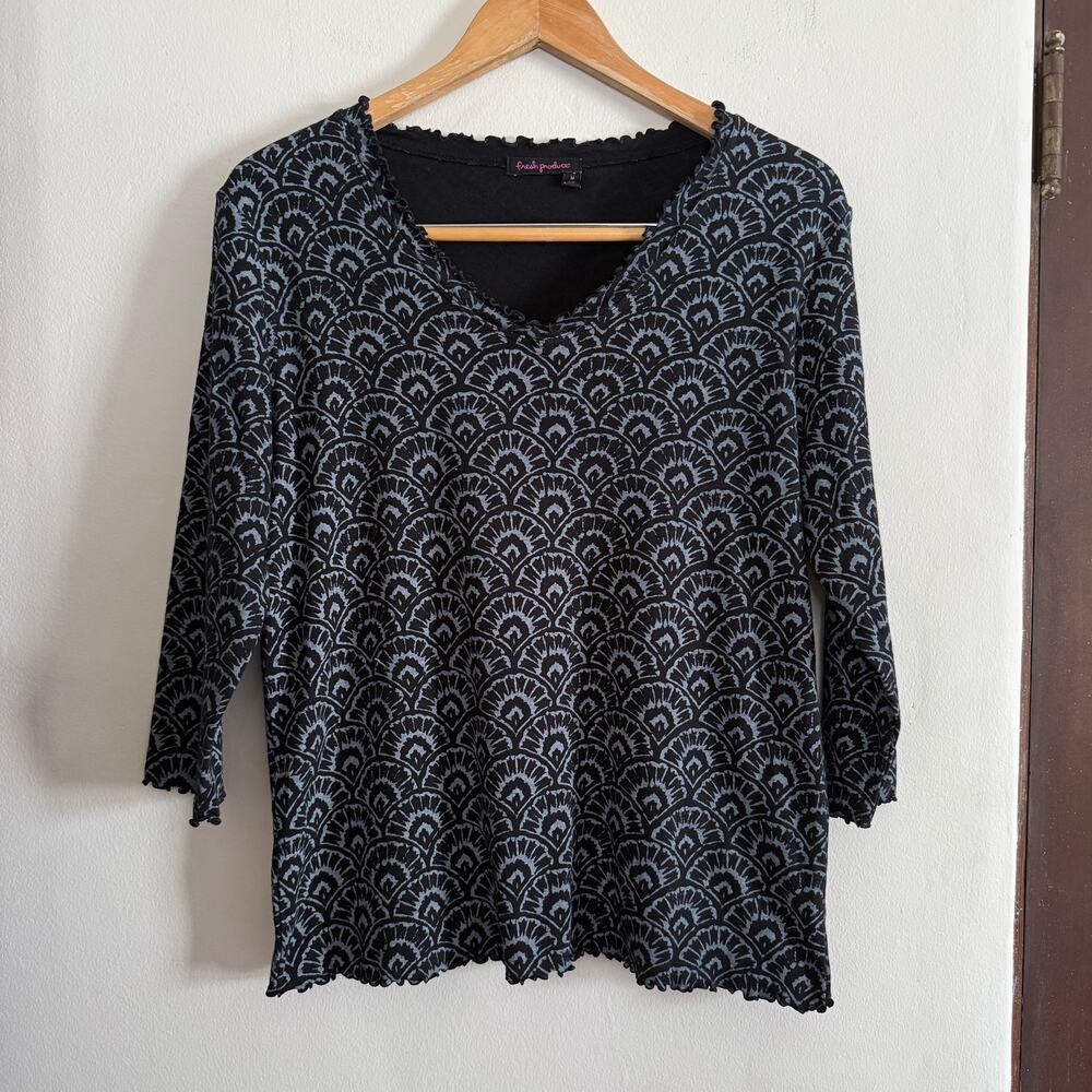 FRESH PRODUCE | Black Printed Lettuce Edge V Neck 3/4 Sleeve T Shirt | Medium